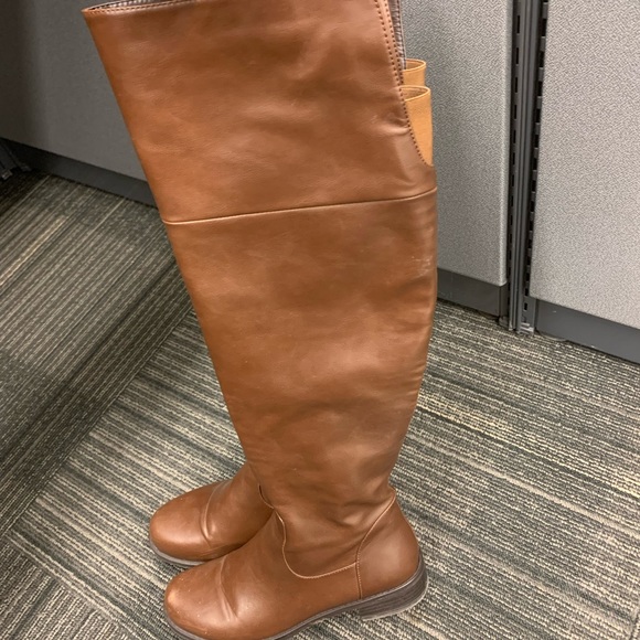 Boots - Picture 4 of 5